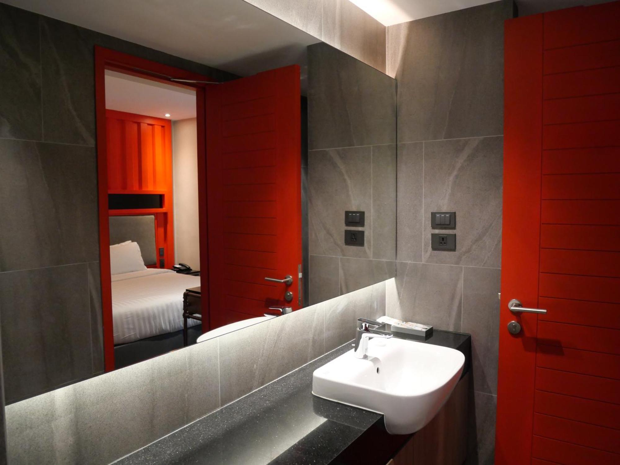 T2 The Portal Sukhumvit Hotel Bangkok Bagian luar foto