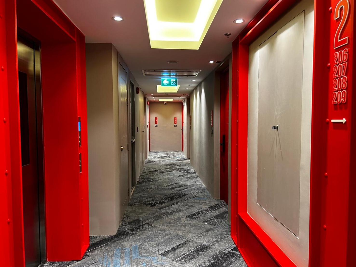 T2 The Portal Sukhumvit Hotel Bangkok Bagian luar foto