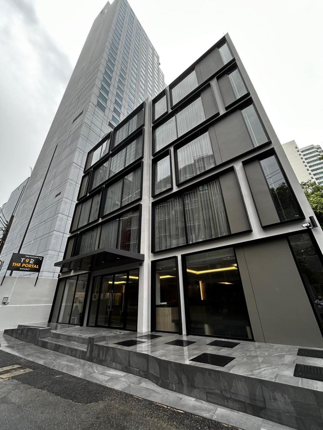 T2 The Portal Sukhumvit Hotel Bangkok Bagian luar foto
